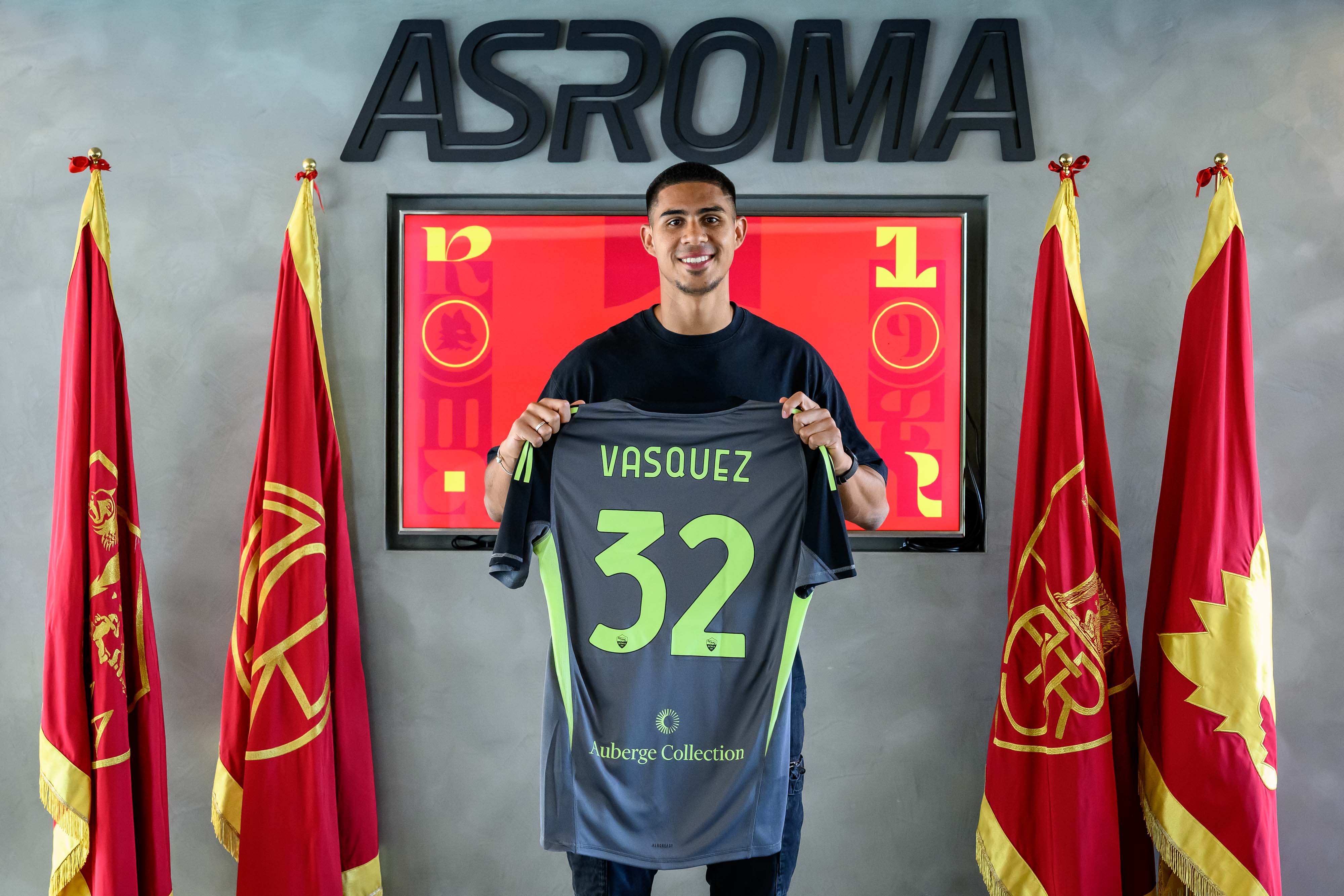 Devis Vásquez es presentado como nuevo jugador de la Roma / @OfficialASRoma