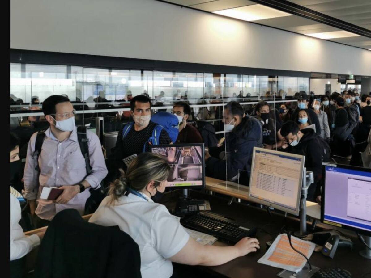 Congresista critica rol de cónsules por colombianos en exterior en pandemia