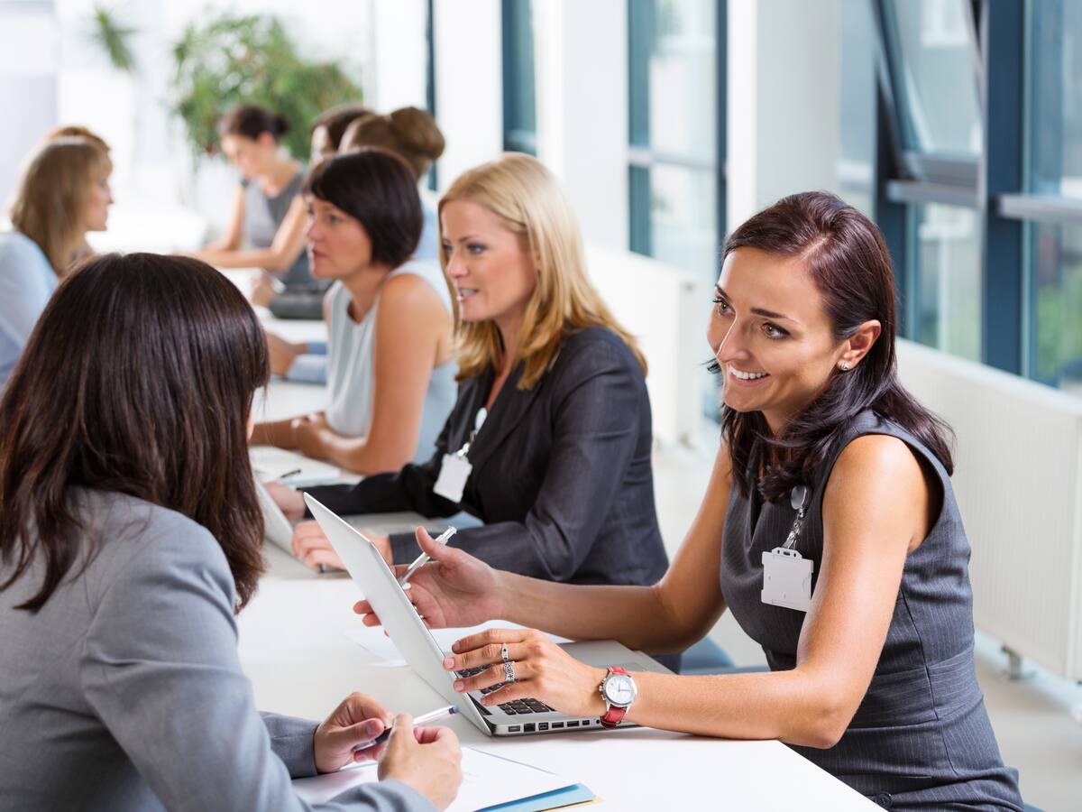 800 vacantes en la Mega Feria de Empleo Plaza Lourdes en Bogotá ¿Cuándo es y cómo aplicar?