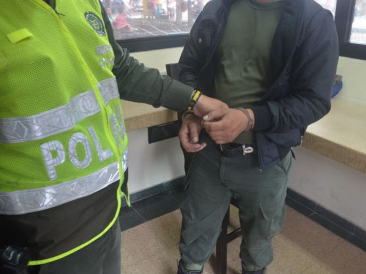 Encarcelan a tres policías por hurto de dinero y joyas en Caucasia