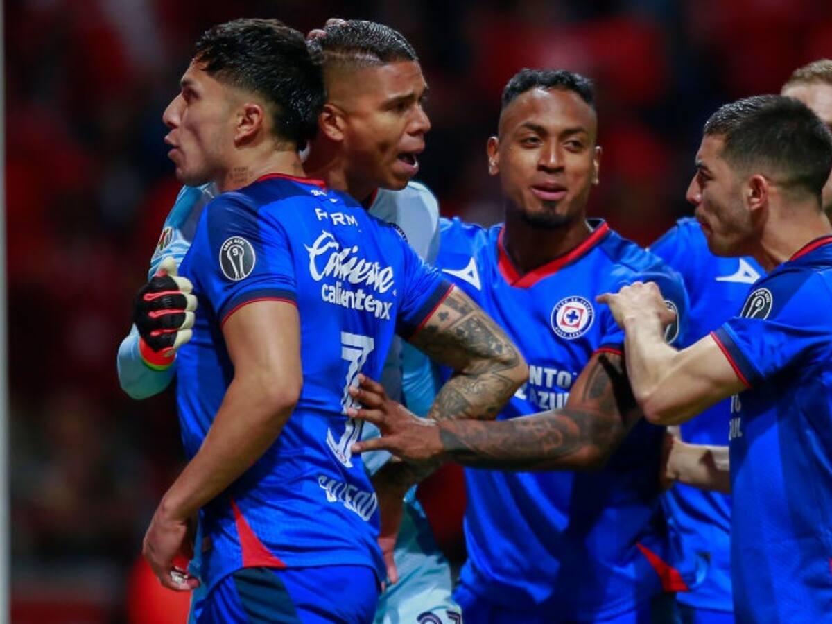 Cruz Azul tendría lista millonaria oferta por delantero colombiano