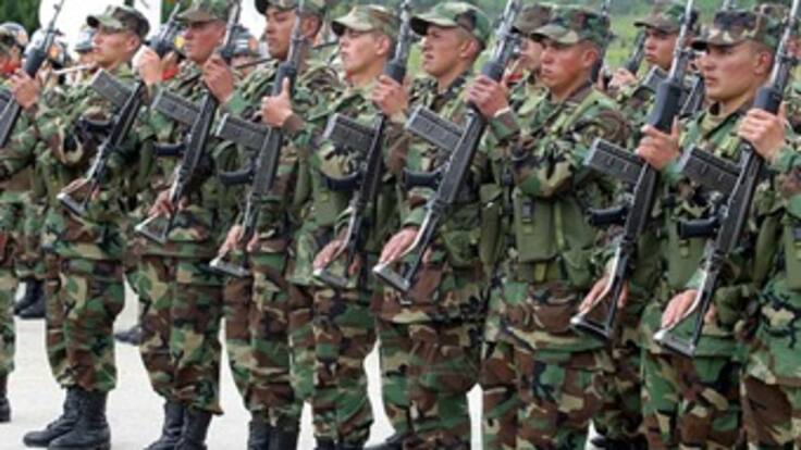 Santos promete acabar servicio militar obligatorio una vez se firme la paz