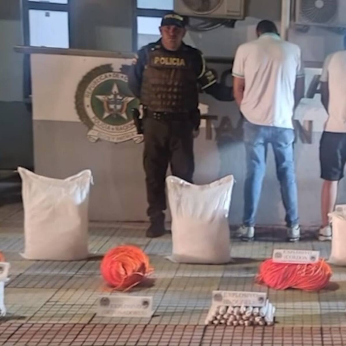 Capturan a dos hombres con cargamento explosivo vía al Magdalena Medio