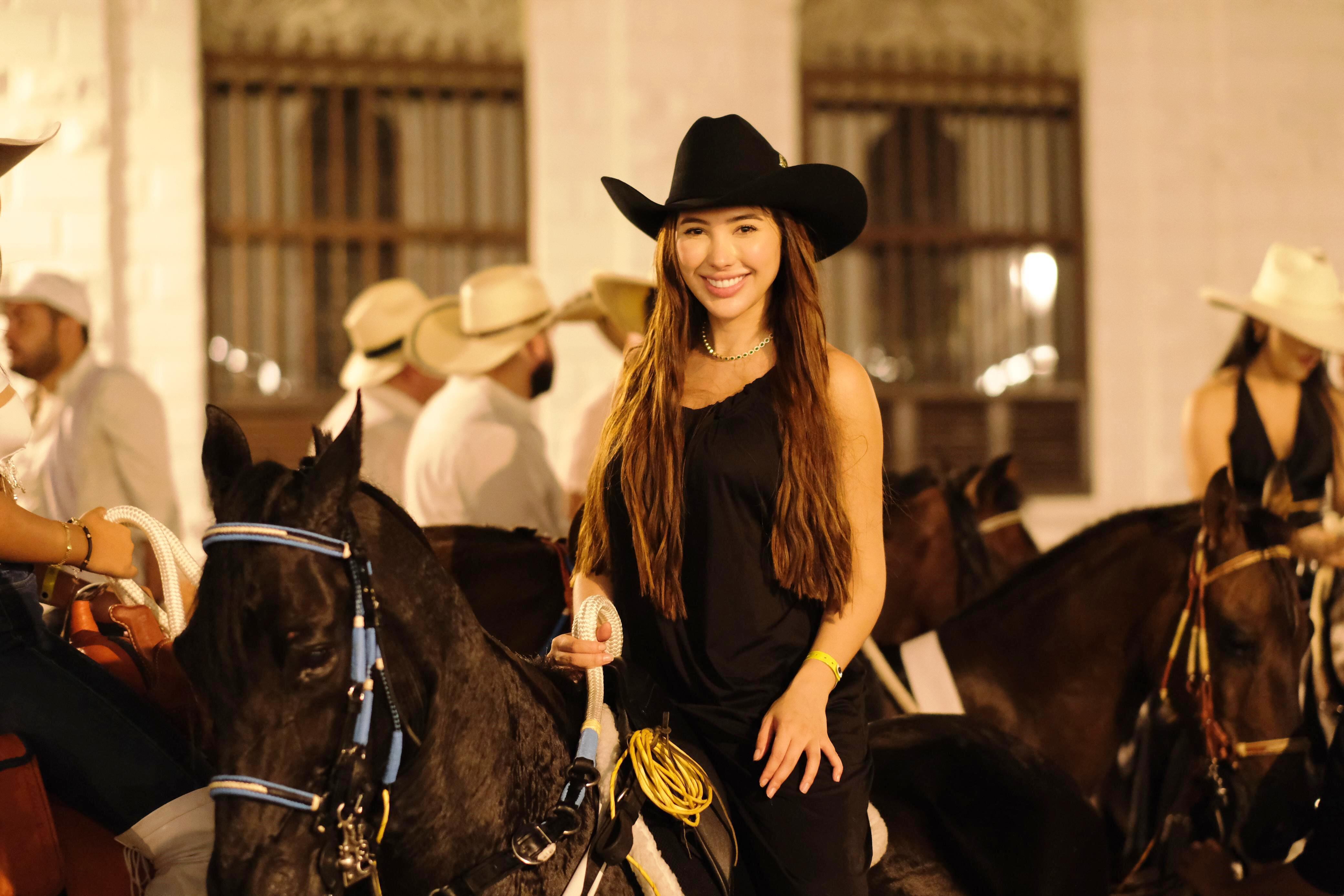 Mil equinos participaron de la Cabalgata de Velitas en Cartagena