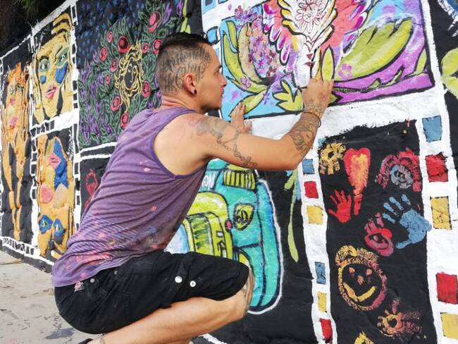 Reconocido artista de Singapur le regala a Medellín un gigantesco mural