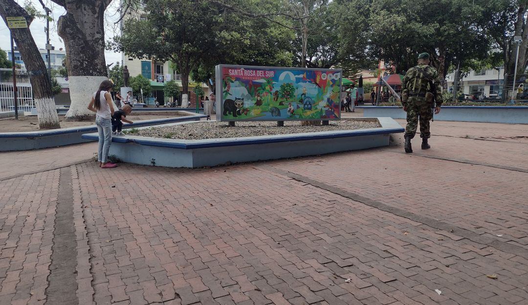 El gremio de este municipio de Bolívar manifestó que no acatará la orden de ese grupo delincuencial de cerrar sus negocios por el paro armado