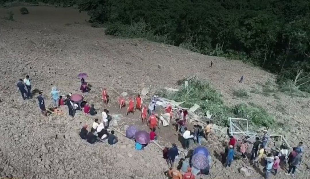 14 personas murieron por un alud que acabó con una construcción en India