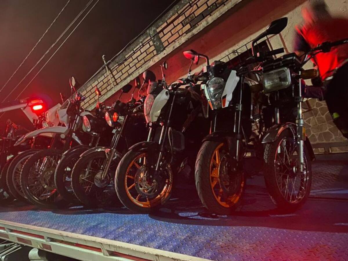 31 motos inmovilizadas deja operativos por caravana ilegal en Armenia