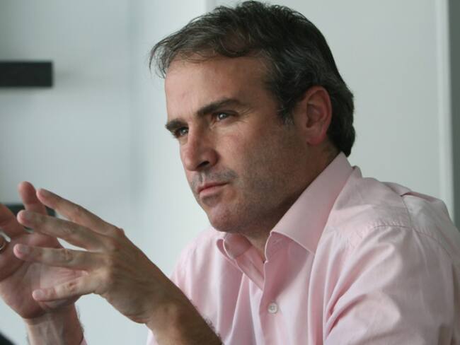 Denunciar cárteles empresariales en Colombia paga: Pablo Felipe Robledo