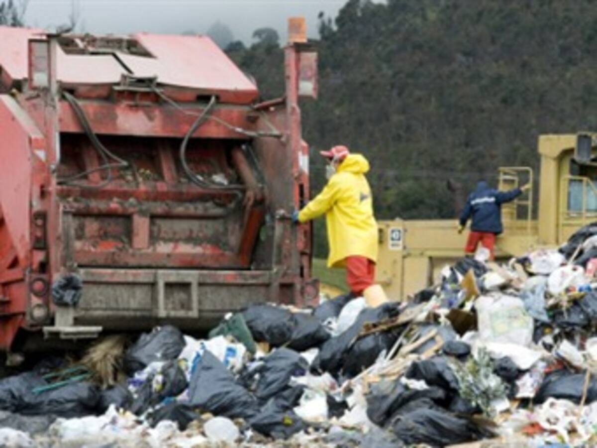 Operadores privados dispuestos a colaborar con el Distrito para la creación de servicio público de aseo