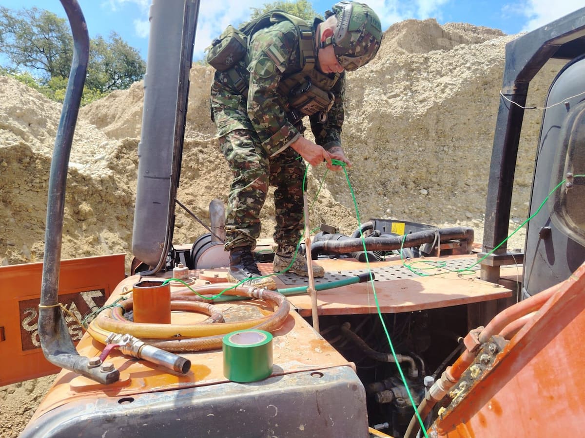 Las autoridades ejecutan operación contra minería ilegal del ‘Clan del Golfo’ en Caldas