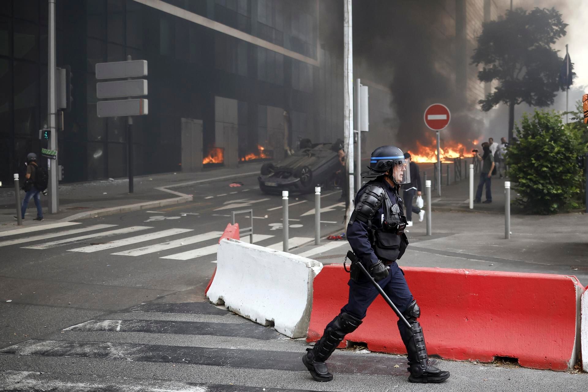 Disturbios en Francia. Foto: EFE / EPA /YOAN VALAT