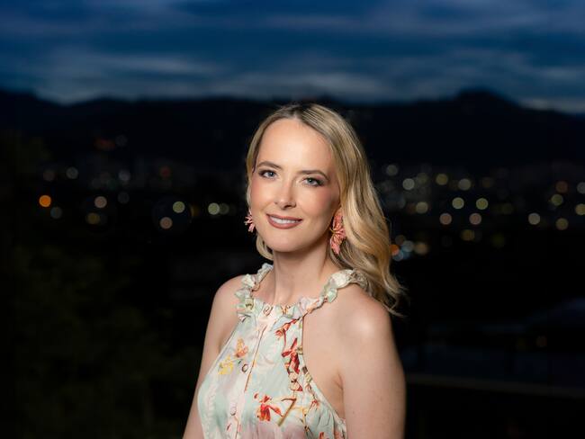 Rebecca Winckworth con su canción "Remember you’re you”