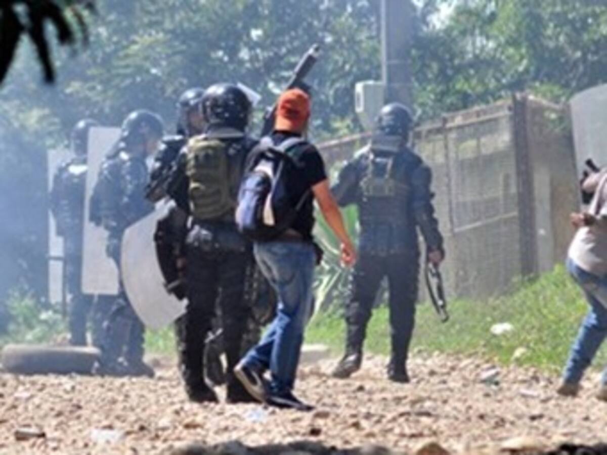 Dictan medida de aseguramiento contra participante de movilización que portaba explosivos