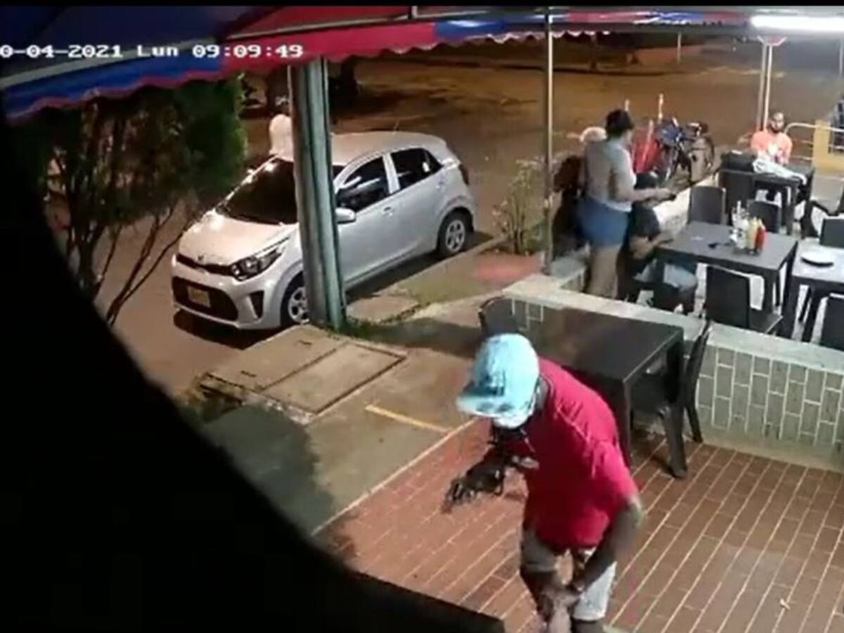 Robo masivo a restaurante de comidas rápidas al sur de Cali