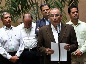 El equipo negociador del Gobierno del presidente Juan Manuel Santos. Foto: EFE