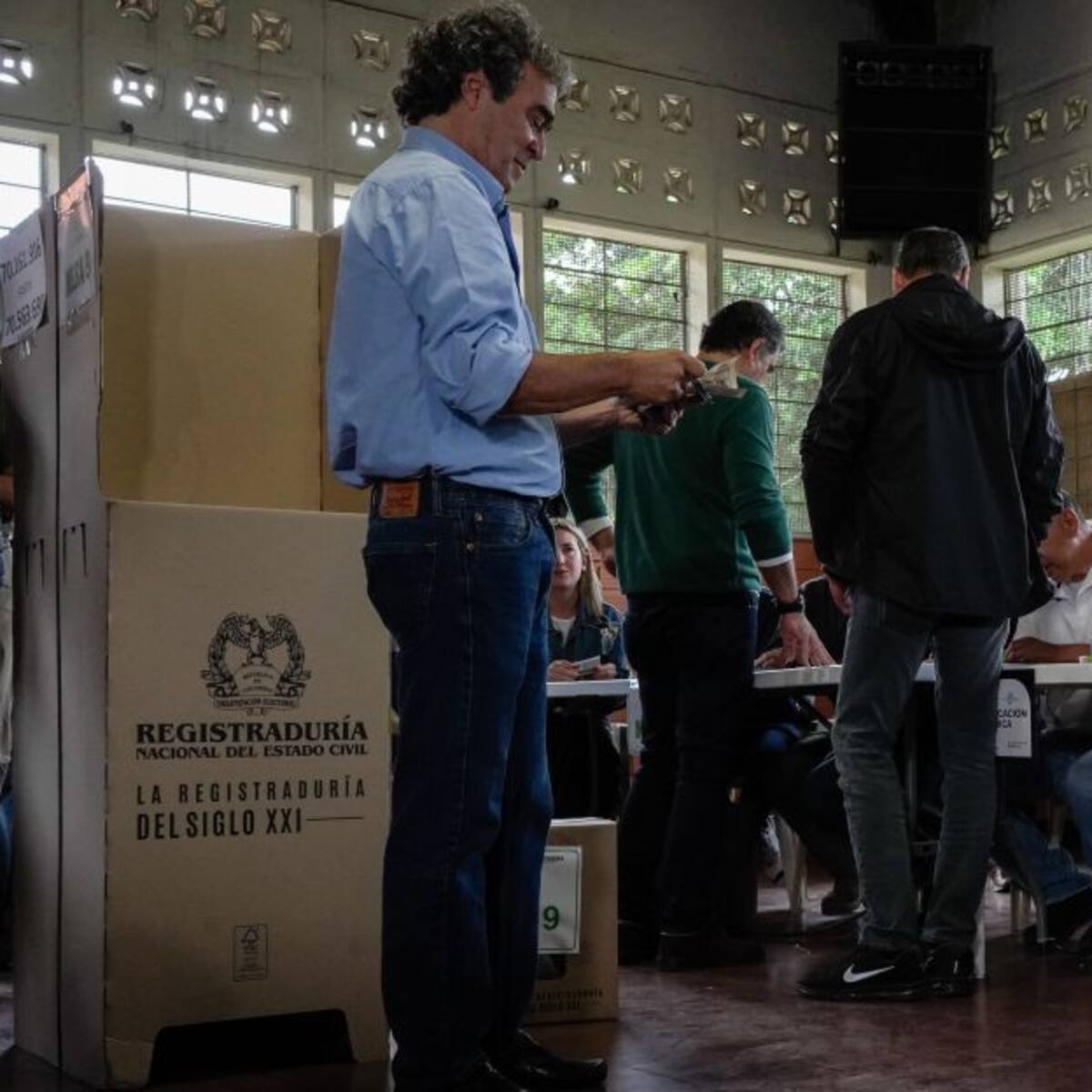 Sergio Fajardo fue abucheado por votar en blanco