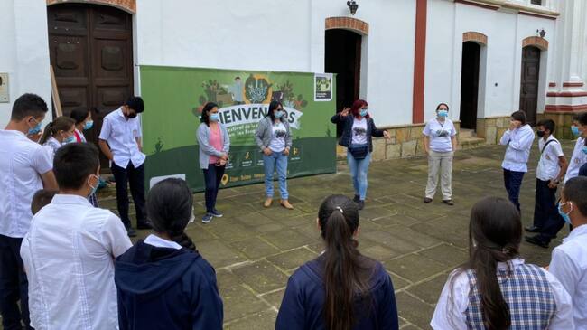 Capacitaciones sobre recuperación de bosques.