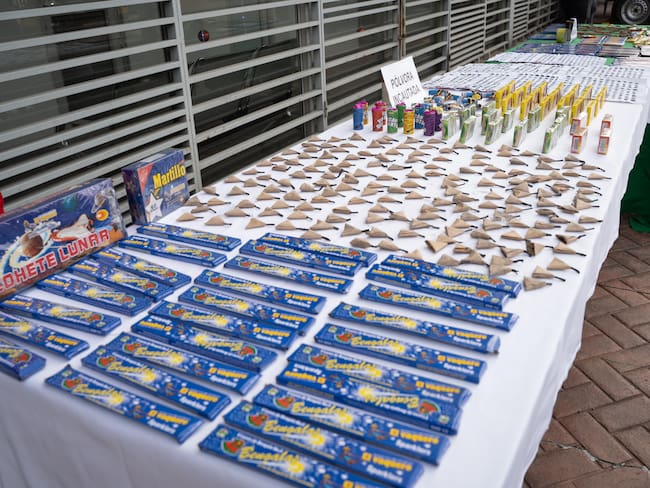 Policía y Alcaldía de Ciudad Bolívar incautan licor adulterado y pólvora en operativos de seguridad