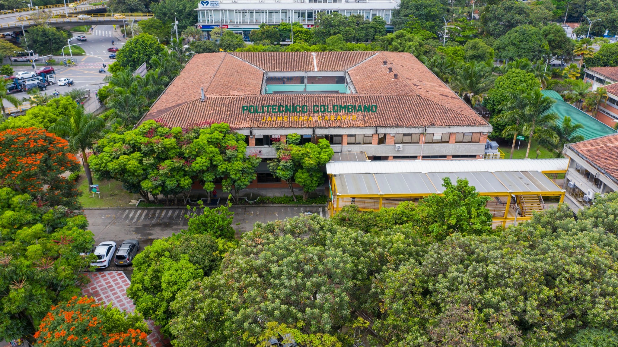 Politécnico Jaime Isaza Cadavid- foto Facebook