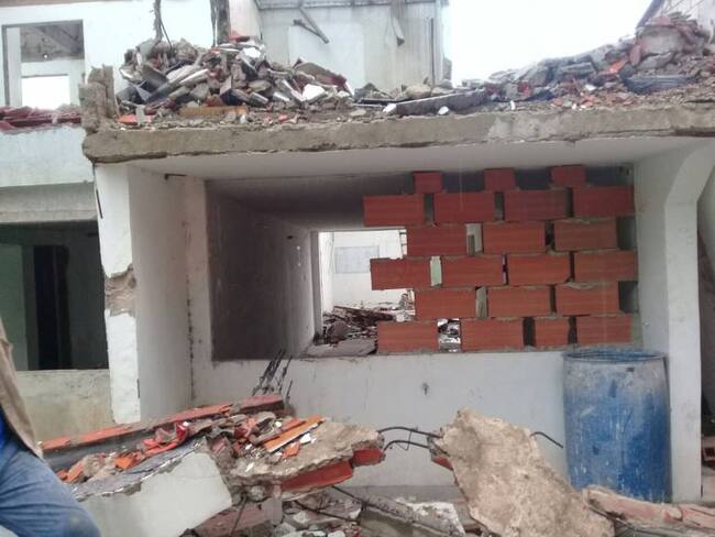 Un herido deja el derrumbe de casa en demolición en Cartagena
