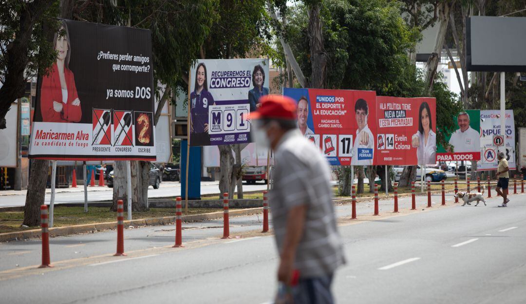 En la primera vuelta electora de Perú se enfrentan 18 candidatos.