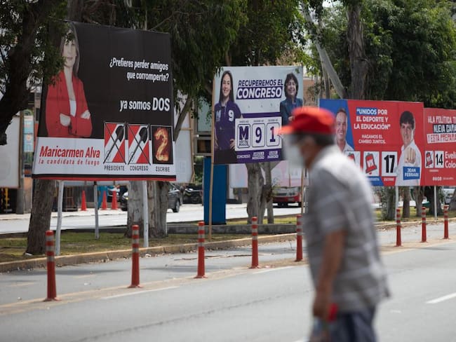 En la primera vuelta electora de Perú se enfrentan 18 candidatos.