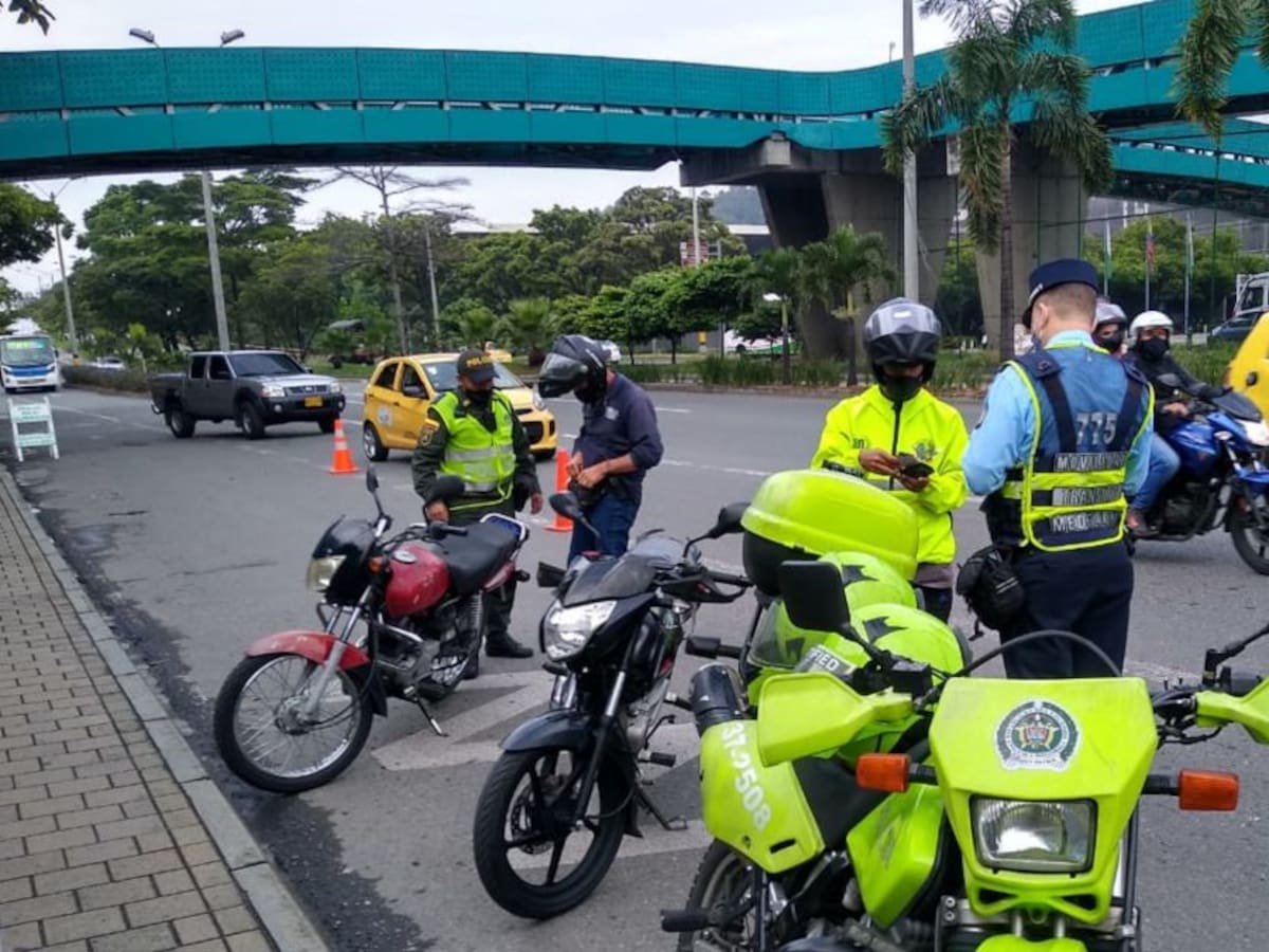 5 puestos de control aseguran cumplimiento de la cuarentena en Medellín