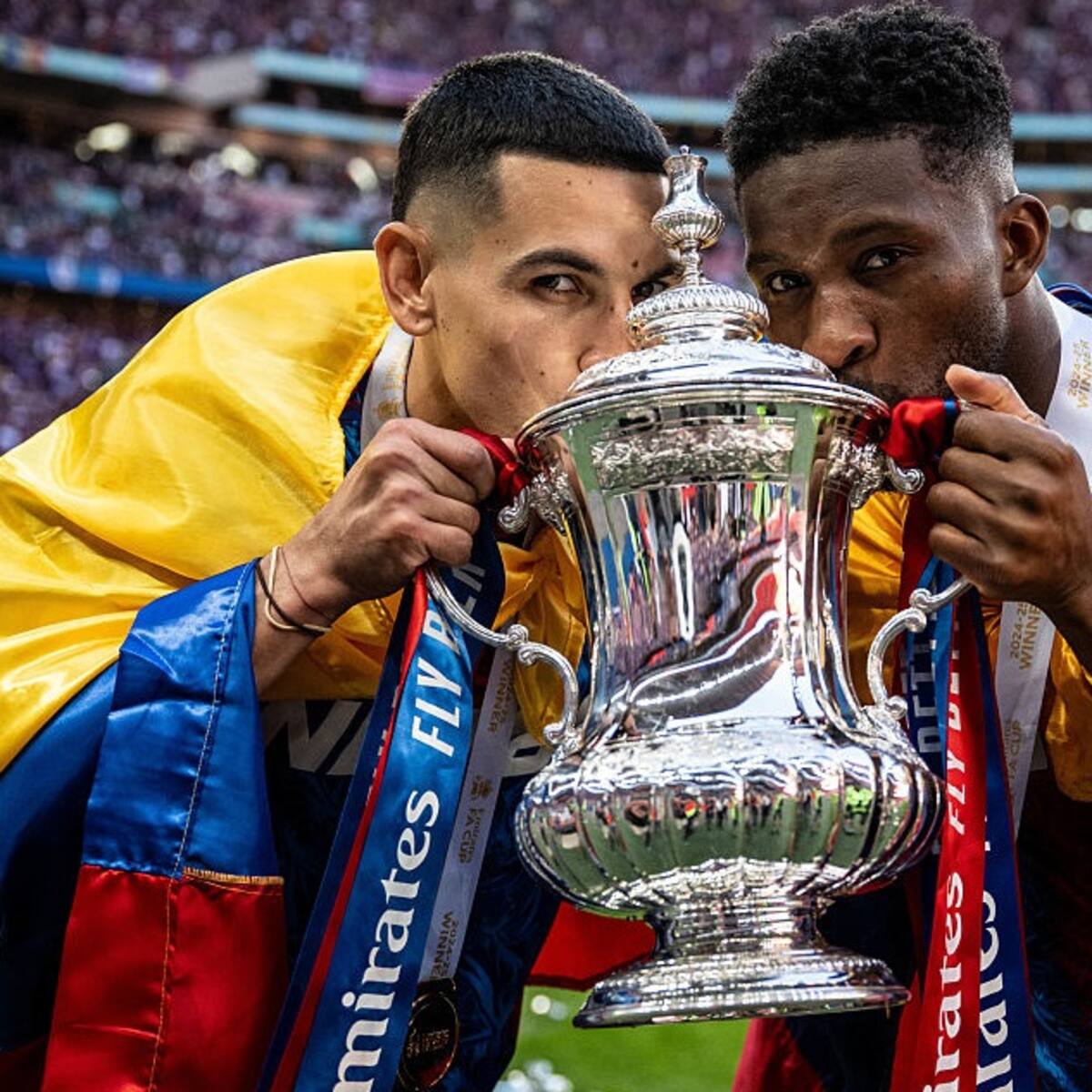 Daniel Muñoz y Jefferson Lerma celebran decisión del Crystal Palace