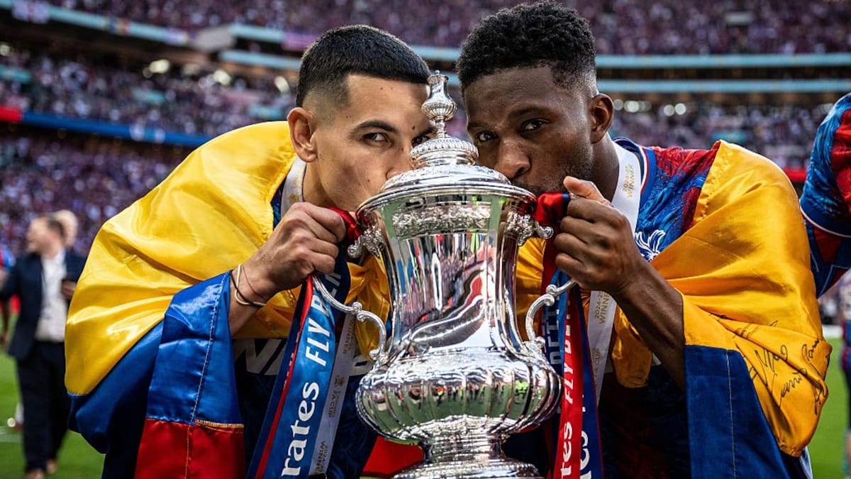 Daniel Muñoz y Jefferson Lerma celebran decisión del Crystal Palace
