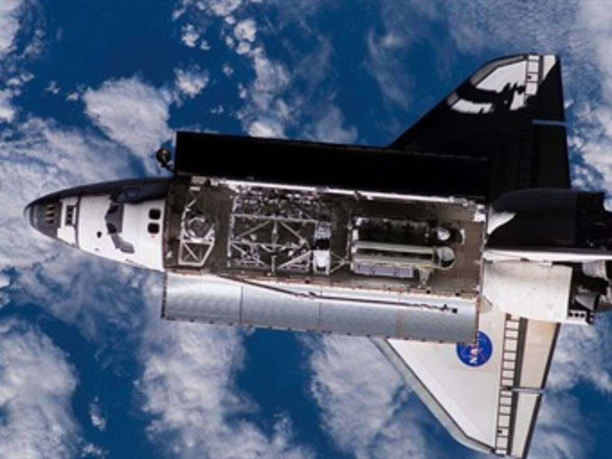 Los astronautas del Atlantis se preparan para aterrizar el viernes