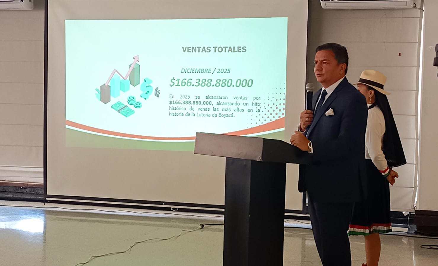 El gerente de la Lotería de Boyacá, Diego Fabián Hernández Ruíz, expuso los resultados de la entidad durante el 2025 / Foto: Caracol Radio.