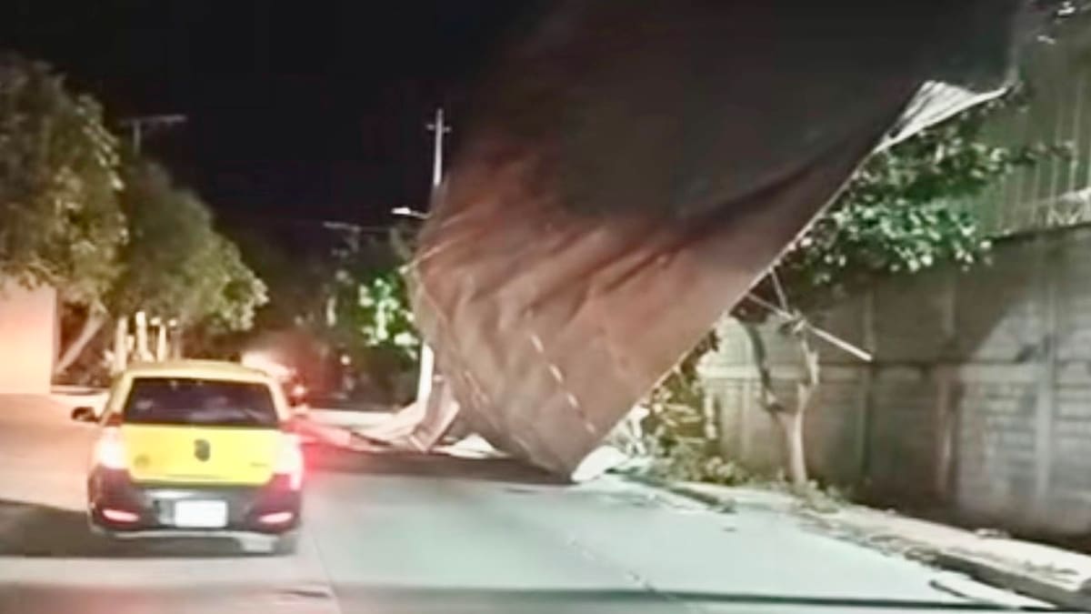 Ráfagas de vientos provocan caída de techo de bodega de almacenamiento en Los Almendros, Santa Marta