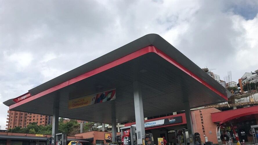 Precio de la gasolina incrementa en 15 ciudades del país. Foto: La Wcon Julio Sánchez Cristo