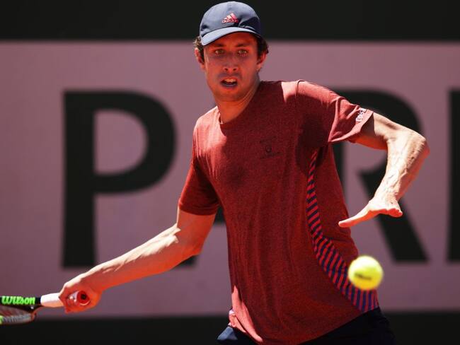 Daniel Galán durante su juego por primera ronda del cuadro principal de Roland Garros.