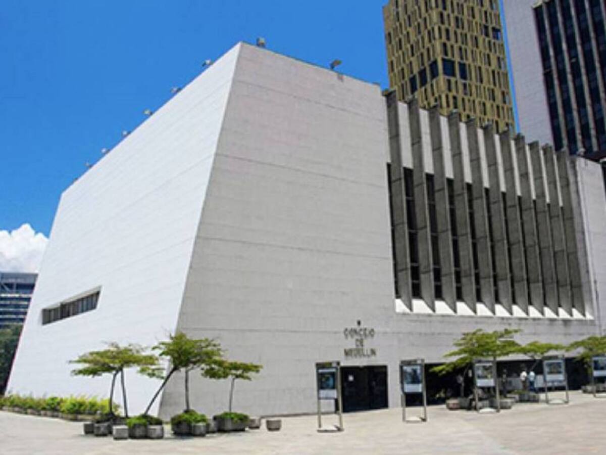 Renunció el secretario del Concejo de Medellín