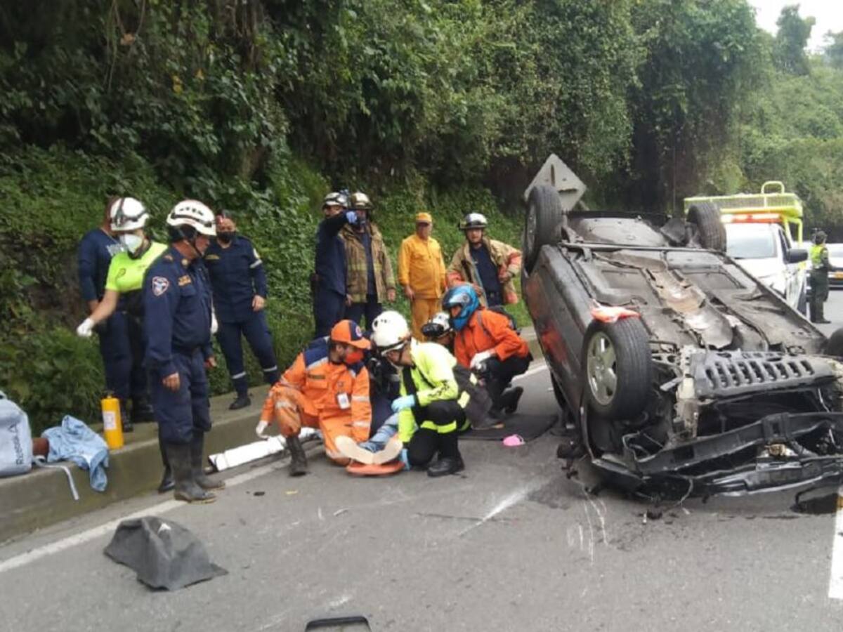 Fuerte accidente en la Panamericana, Manizales dejó 3 personas heridas