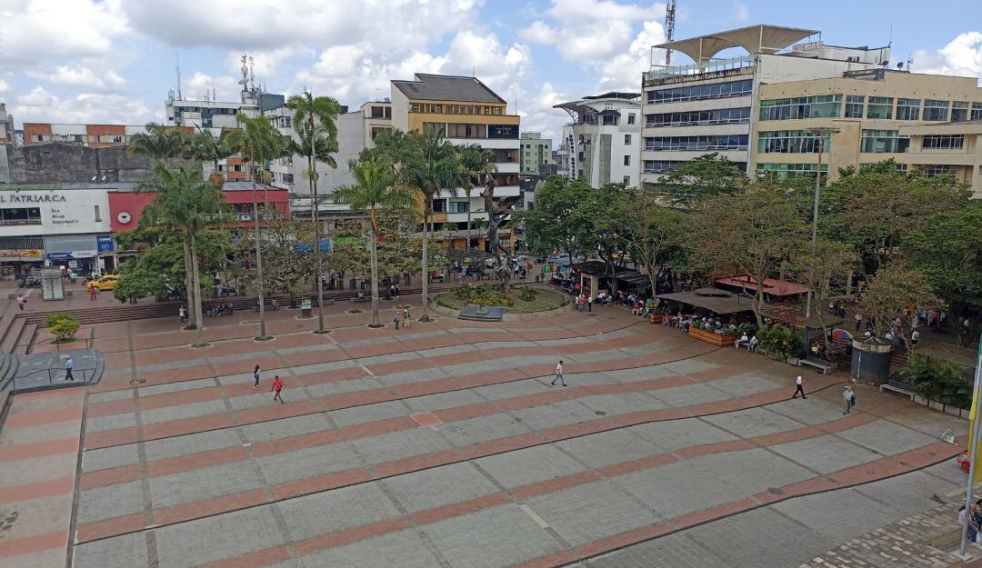 Plaza de Bolívar de Armenia desde el cuarto piso de la gobernación del Quindío
