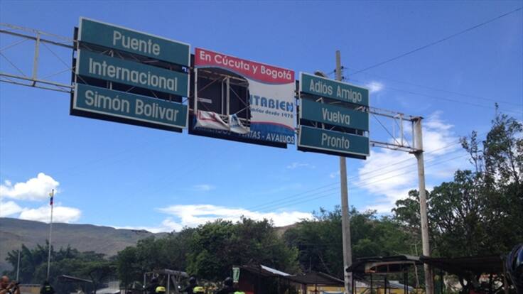 Canciller Holguín insiste a Venezuela en inconveniencia de cerrar frontera