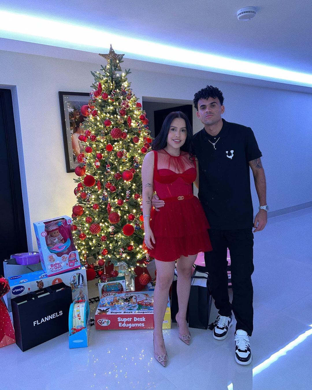 Luis Díaz junto a su esposa Geraldine Ponce.