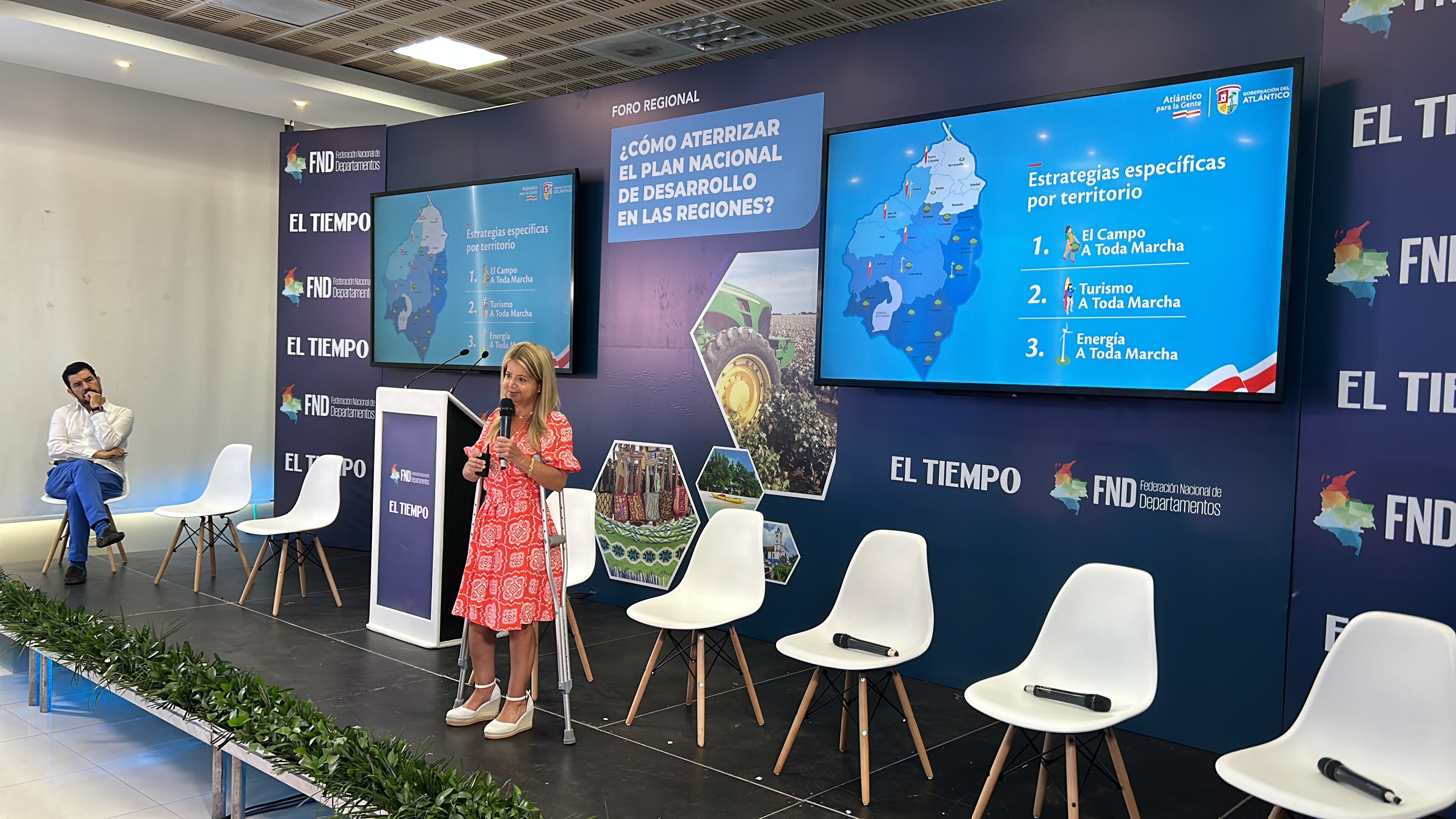 Elsa Noguera, gobernadora del Atlántico, presentando su informe. /Foto: Jorge De La Hoz.