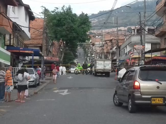Ante sus hijos, asesinan en Medellín a pareja de esposos