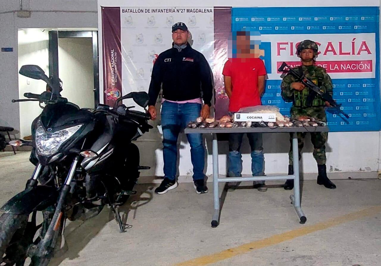 El estupefaciente, era transportado por un hombre que se movilizaban en motocicleta.