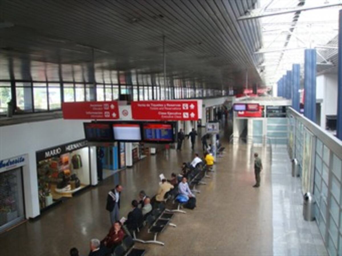 Avianca continuará atendiendo vuelos nacionales desde el Puente Aéreo