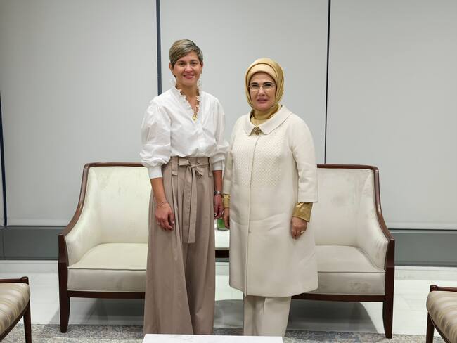 La primera dama de la nación se reunió  con la primera dama de Turquía, Emine Erdoğan.