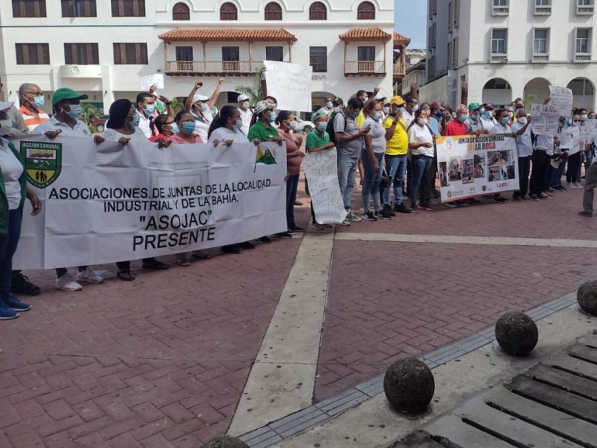 Líderes comunales protestaron en la Alcaldía de Cartagena