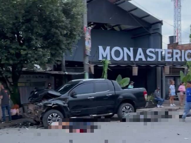 Un militar con camioneta oficial arrolló una decena de personas en Granada, Meta: hay varios muertos