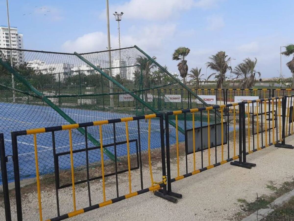 Cerrada cancha del parque de Crespo por desplome parcial de enmallado