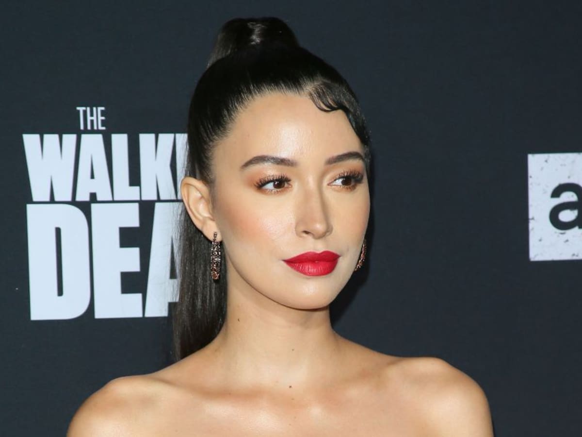 Ella es Christian Serratos, la estrella de la serie de Netflix 'Selena'