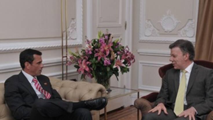 Resumen 9:00 am: A esta hora avanza reunión entre Capriles y el presidente Santos